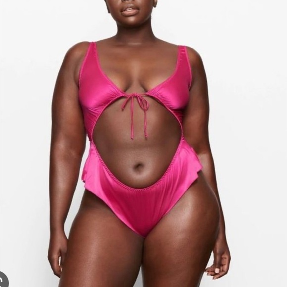 NWT SKIMS WOVEN SHINE TIE FRONT TEDDY raspberry size 2X